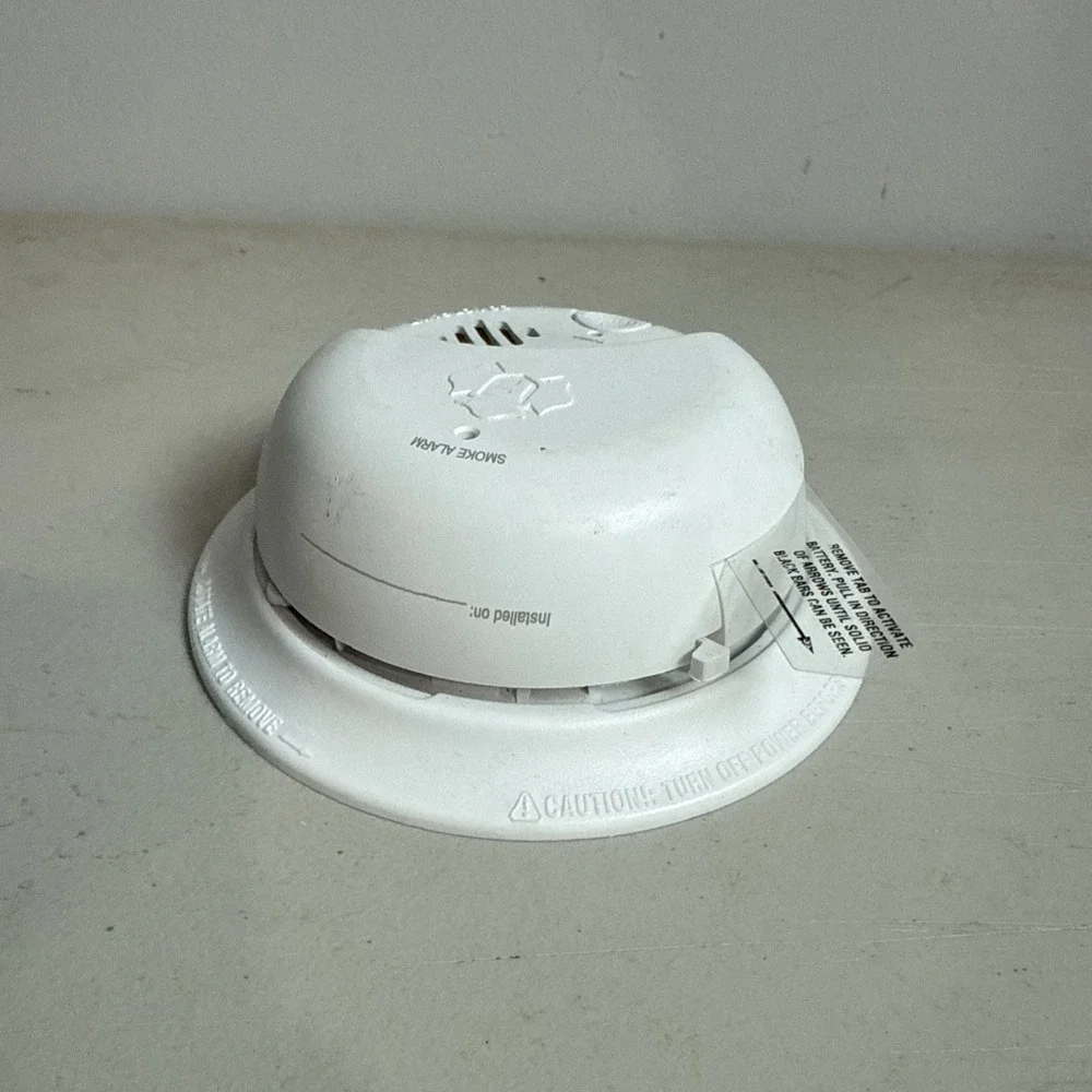 First Alert SMI100-AC Smoke Detector & Alarm, AC Powered Battery Backup
